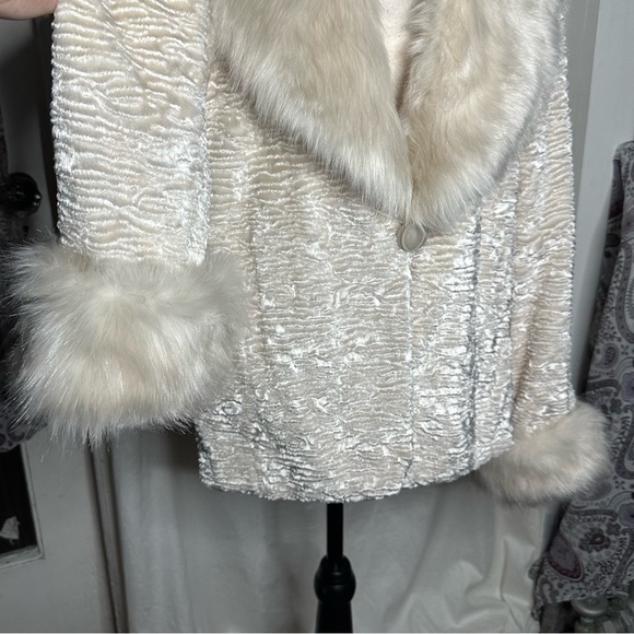 NWOT Dennis Basso Soft Faux Fur & Velvet Ivory Coat | Medium - Picture 11 of 14